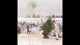 mobilized Russian soldiers learn how to fire artillery using a drone