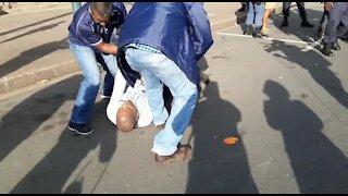 Despite several arrests, Durban mayor Gumede's supporters regroup and resume protest (mkj)