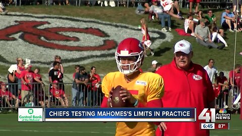 Chiefs QB coach Mike Kafka wants Mahomes to remain aggressive