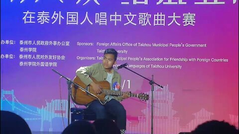 foreigners singing in china