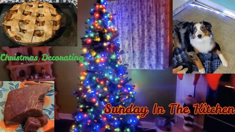 Sunday in the Kitchen | Beef Stew | Homemade Apple Pie | Christmas Decorating the House