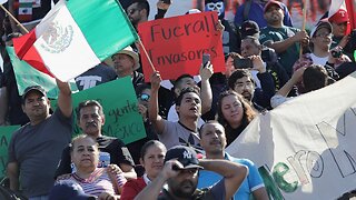 Poll Shows Mexican Residents Are Losing Their Tolerance For Migrants