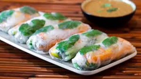 Fresh Thai Spring Rolls (with Spicy Peanut Sauce) Recipe!