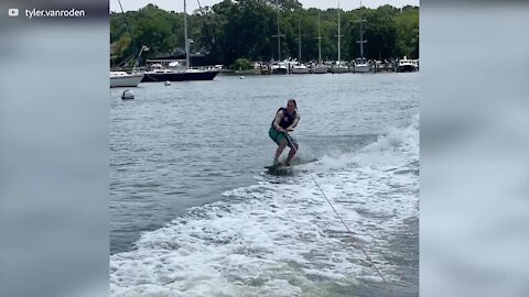 Salto de wakeboard acaba em falhanço cómico