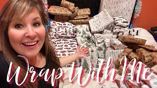 Wrap Christmas presents with me! | Speed Wrap With Me | Christmas Vlog 2022 | Large family