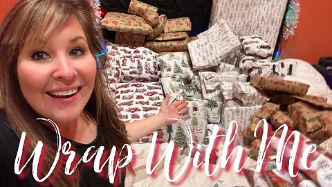 Wrap Christmas presents with me! | Speed Wrap With Me | Christmas Vlog 2022 | Large family