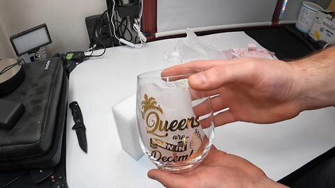 Queens Are Born In December Wine Glass Birthday Gifts Sagittarius / Capricorn Zodiac Christmas Gifts