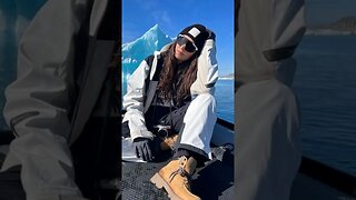 Nina Dobrev fotos de férias em icebergs gelados#shorts