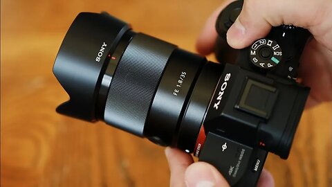 Sony 35mm f/1.8 FE lens review with samples (Full-frame & APS-C)