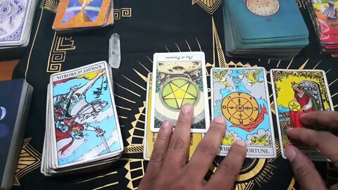 Tarot reading: Is the Earth a globe or flat?