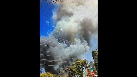 LIVE CELL VIDEO! FIREWORKS EXPLOSION Rocks Neighborhood (3/16/21) Ontario, California