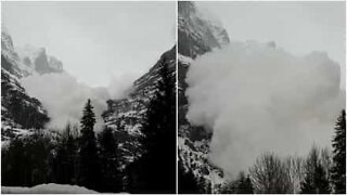 Sveitsissä kuvattiin pelottava lumivyöry