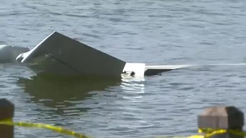 2 DEAD AFTER PLANE CRASHES INTO LAKE HICKORY
