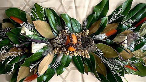 How to make a decorative Thanksgiving centerpiece