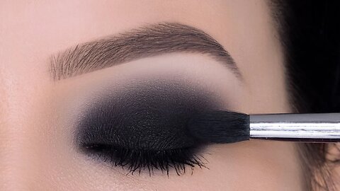 Tips And Tricks To Achieve Perfectly Defined Black Smokey Eyes Tutorial