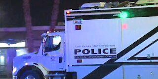 Las Vegas police respond to barricade situation overnight Wednesday