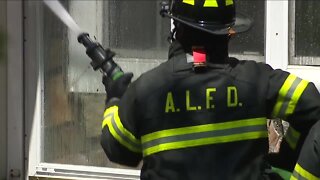 Fire breaks out at Westlake apartment complex