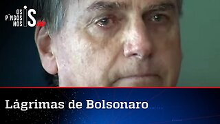 Bolsonaro chora durante evento militar em Brasília