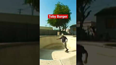 Figure 8 Line #poolskating #bowlskating #skateboarding #poolskateboarding #swimmingpool #tobyburger