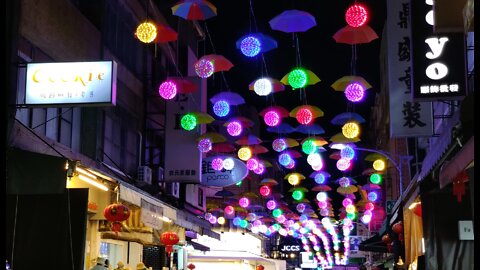 The Umbrellas and Lanterns of Houyi Shopping District 🇹🇼 (2022-01)