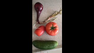 Fresh salad 🥗 with tomato 🍅 cucumber 🥒 and red onion 🧅 very delicious 🤤 ahh 😌 🤙