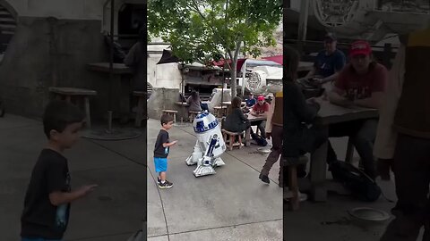 R2-D2 Patrols Star Wars Galaxy’s Edge! #disneyland #shorts