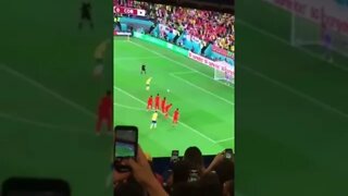 cara desligando a TV na hora do pênalti do Neymar contra a Coreia