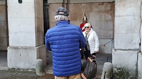 The kings guard shouts stand back from the arches at tourist #horseguardsparade