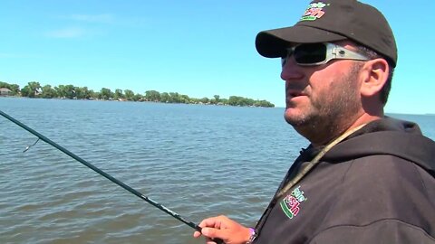 MidWest Outdoors TV Show #1570 - Winnebago Walleye with Uncle Josh