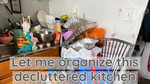DECLUTTERED KITCHEN! She needs help immediately! |decluttered|organizing|kitchen