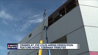 Joe Louis Arena demo cranes have Yzerman, Howe tributes