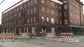 Police evacuate some residents in downtown Excelsior Springs following building collapse