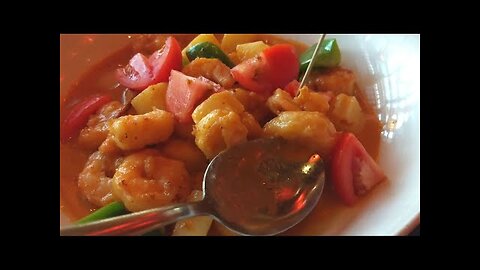 Pineapple Curry Shrimp Review - Molly Woo's | tq eats