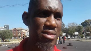 Unpaid municipal workers cause havoc on Rustenburg roads (LyD)