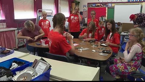 Girls in grades 4-6 have "STEM-tastic" time