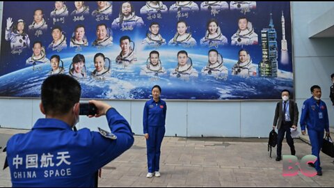 China Announces Plan to Land Astronauts on Moon