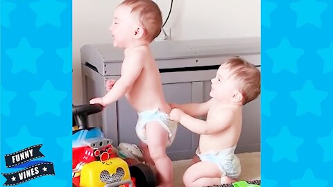 cute baby fight video - Cute Twins Babies Fighting - Funny babies videos