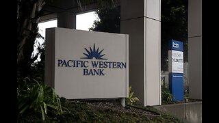 Акции ещё одного банка - PacWest - рухнули на 60%.