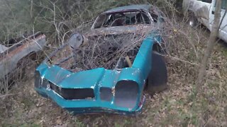 Old race cars waiting for new life!