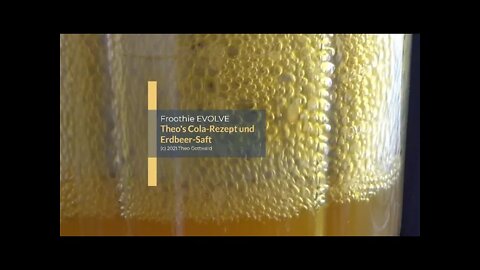 Theo's Cola-Rezept und Erdbeer-Saft mit dem Froothie Mixer