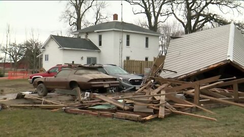 Walworth County residents dealing with damage and debris after severe storms