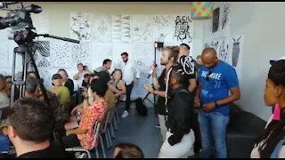 SOUTH AFRICA - Cape Town - Ed Sheeran sits on the Bridges for Music workshop(video) (dsr)