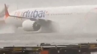 Insane Torrential Downpours In Dubai Turns The Airport Into An Ocean, All Flights Diverted