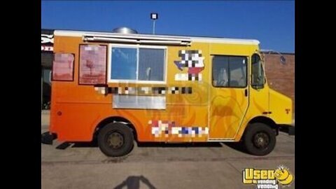 2004 Freightliner Diesel Step Van Commercial Kitchen Food Vending Truck for Sale in Texas