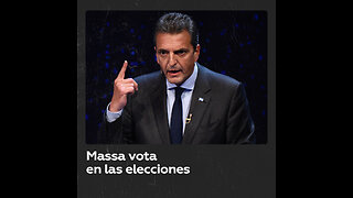 Massa acude a votar en las elecciones de Argentina