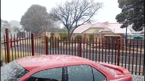 it's snowing in Johannesburg