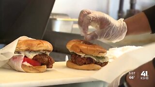 Personal chef of Chiefs players preparing to cook for thousands at 2023 NFL Draft