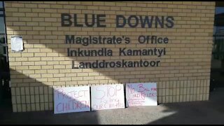 SOUTH AFRICA - Cape Town - Bluedowns magistrate court Protest(Video) (qyV)