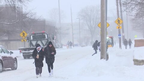 Snow forces UW Oshkosh to adjust classes, students to adjust commutes
