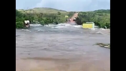 Chuva faz nascente do rio São Francisco transbordar após seca prolongada